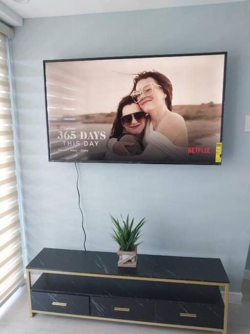 1Bedroom Unit At Azure North With Netflix Up To 6Pax San Fernando  Exterior photo